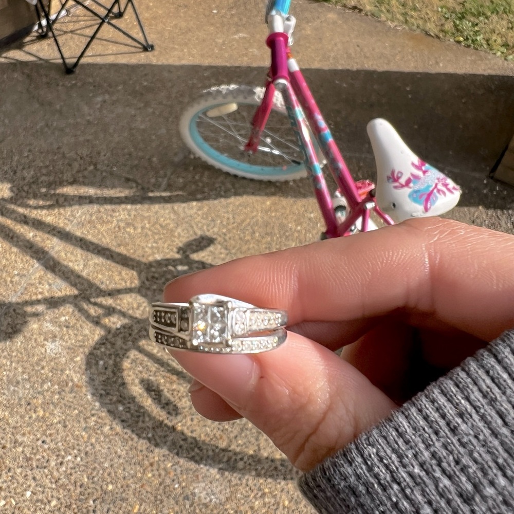 Engagement set